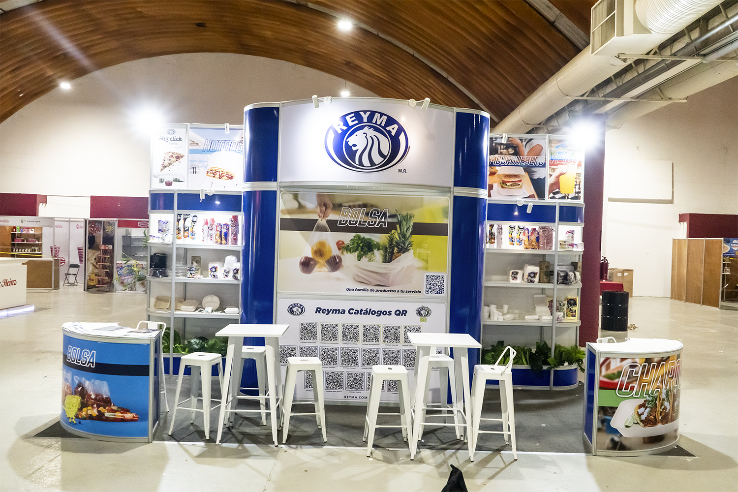 Stand para REYMA en acción dentro de Expo Sánchez 2025