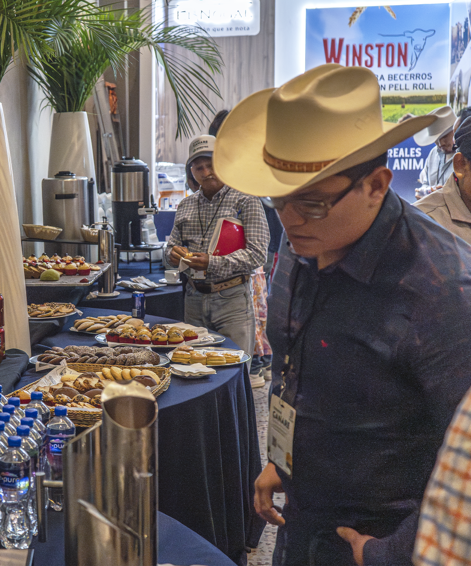 Coffee break y área de alimentos en GANARE 2025