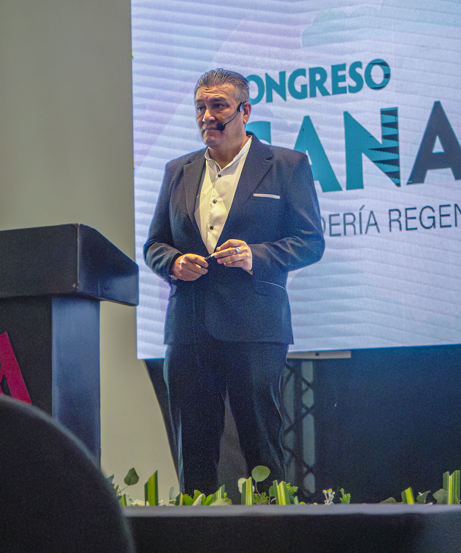 Conferencista durante GANARE 2025