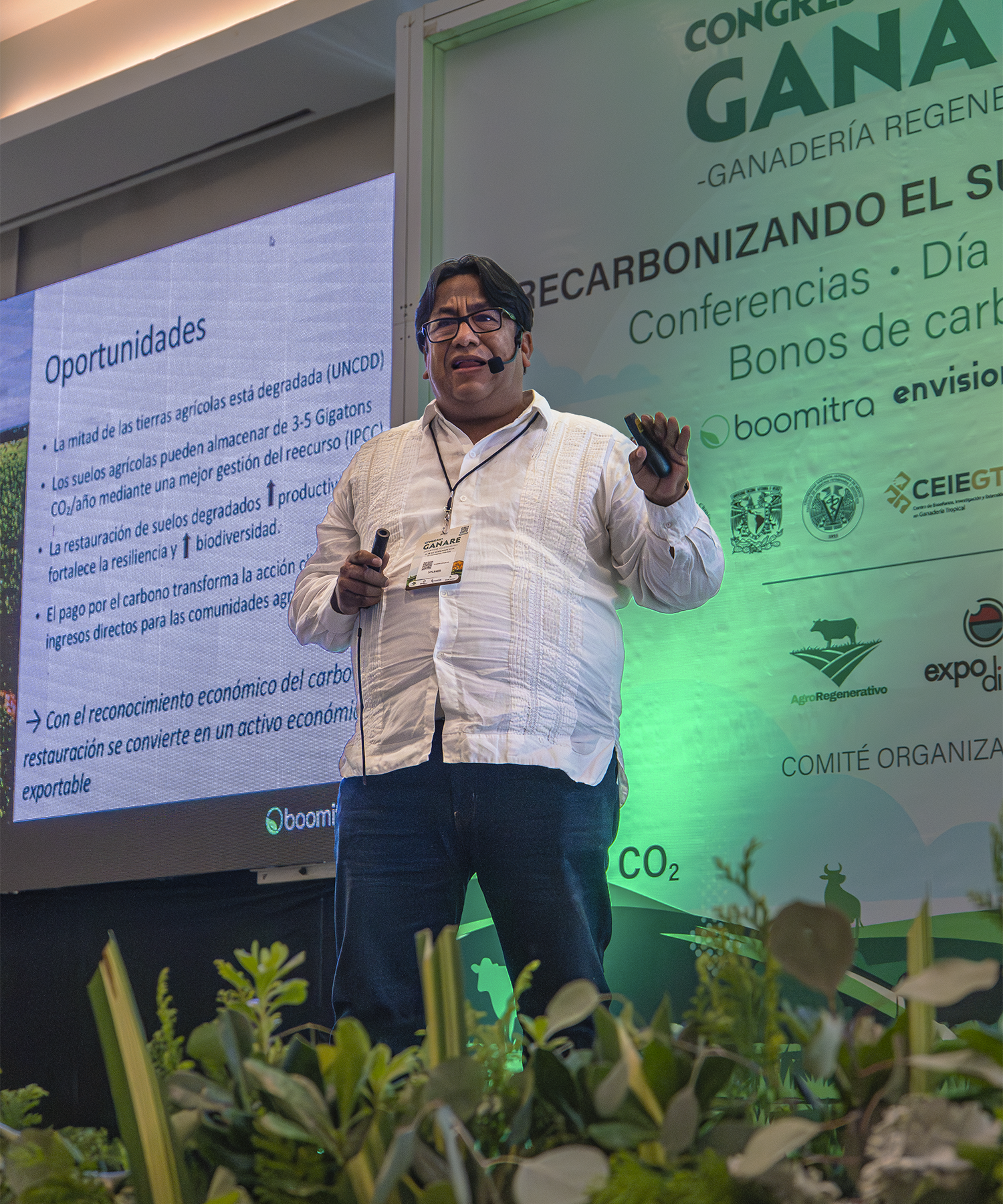 Conferencista durante GANARE 2025