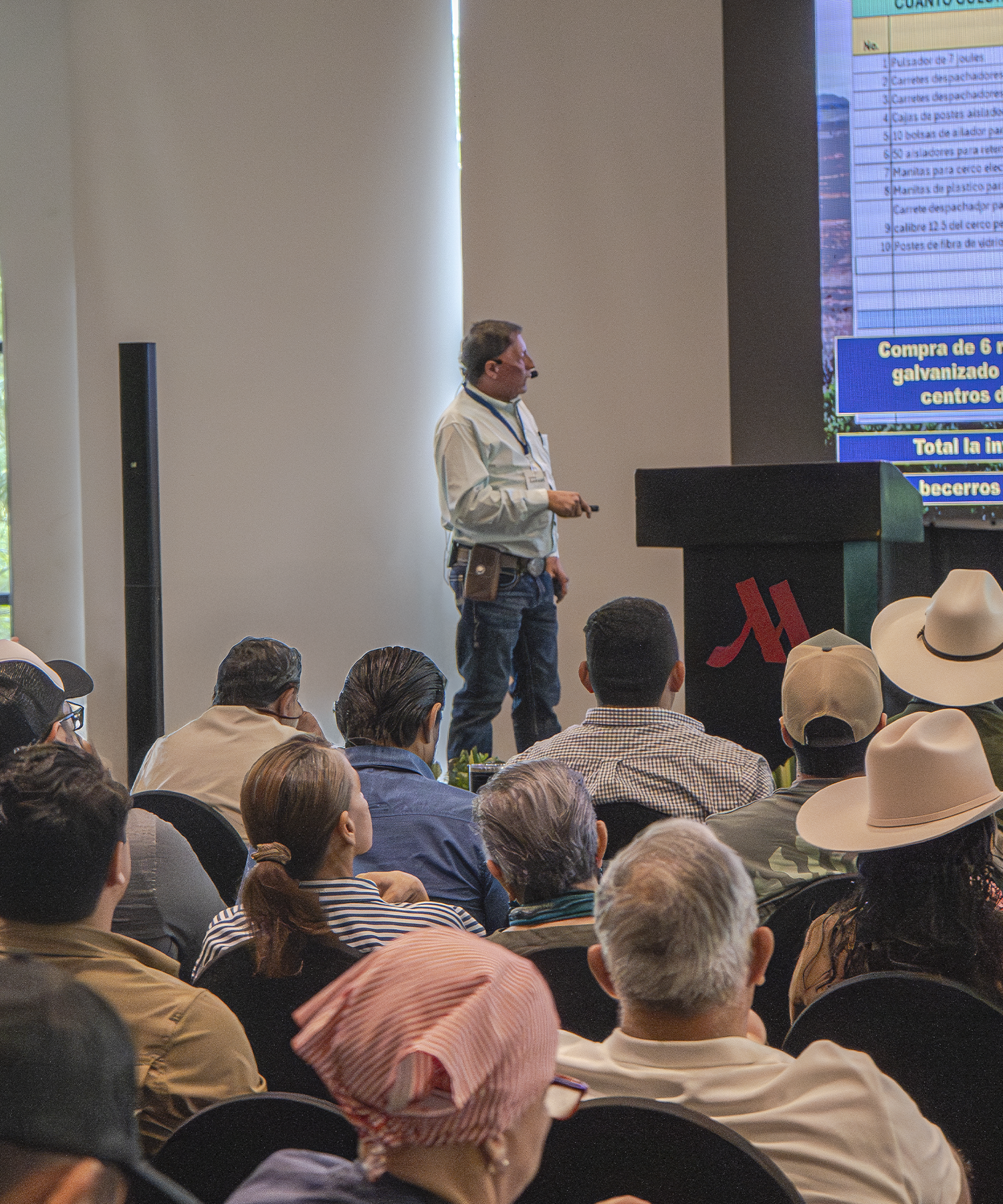 Conferencista durante GANARE 2025