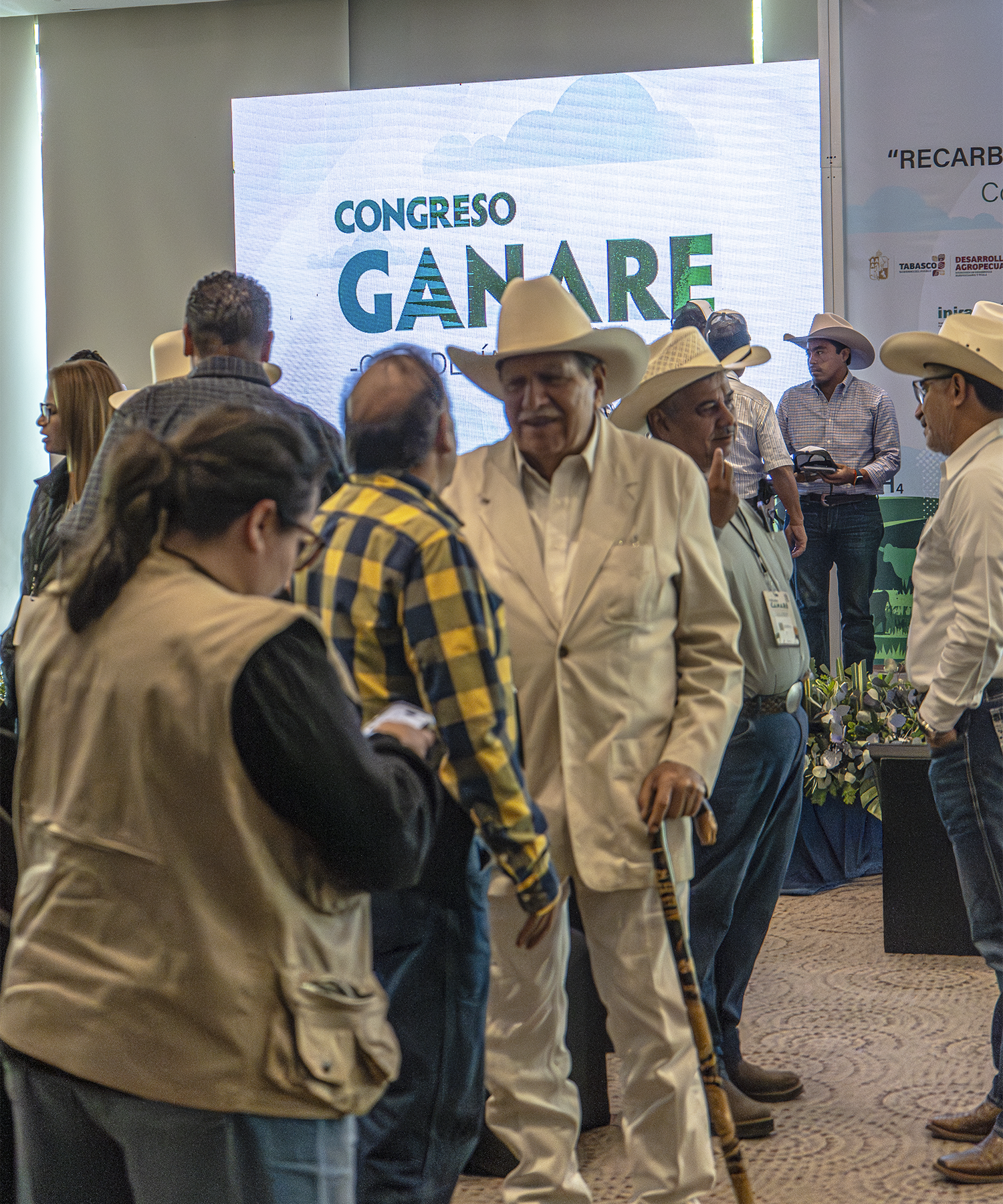 Networking y convivencia de asistentes en GANARE 2025