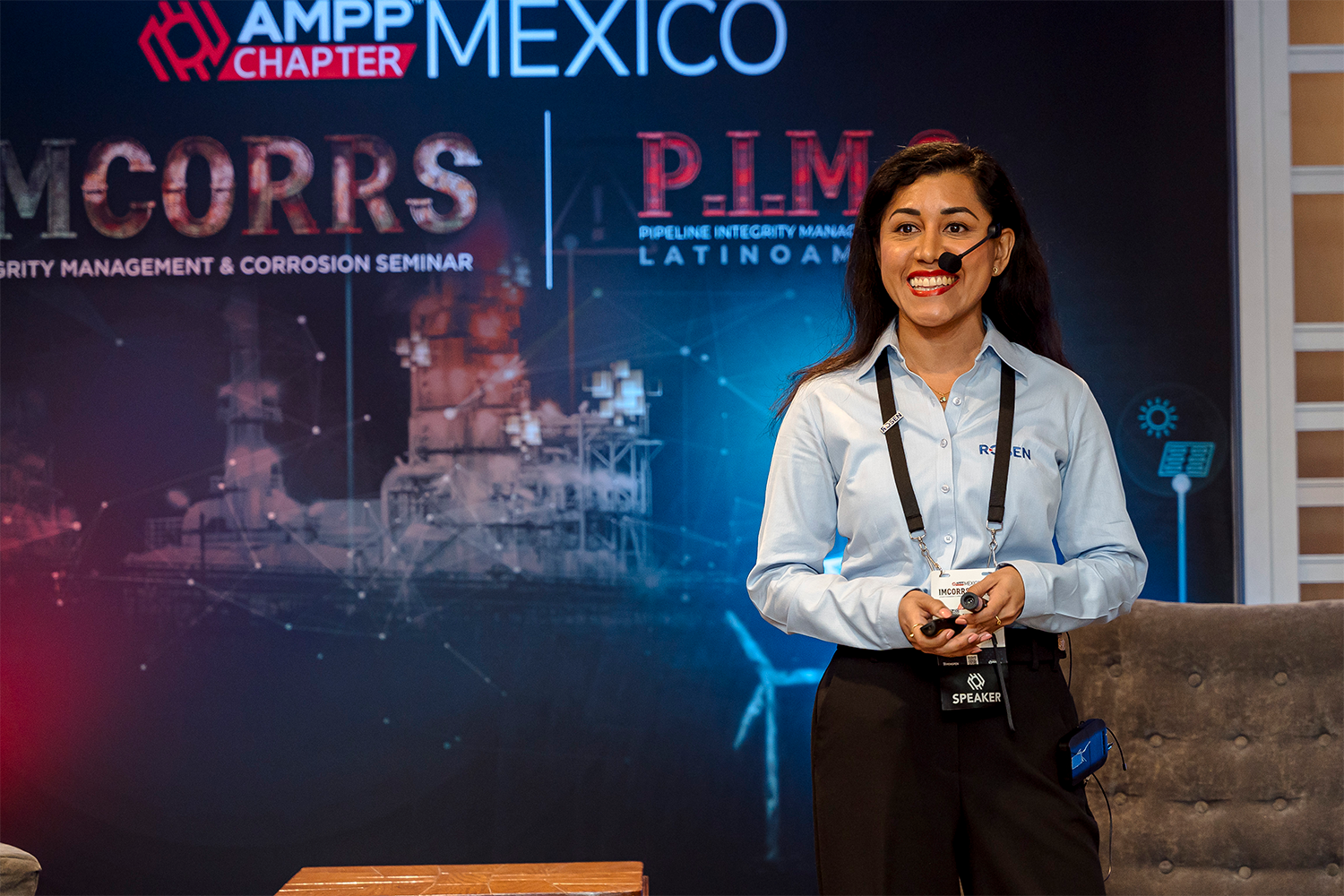 Ponente de la empresa Rosen durante su presentación técnica en el congreso IMCORRS y PIMS Latin America.