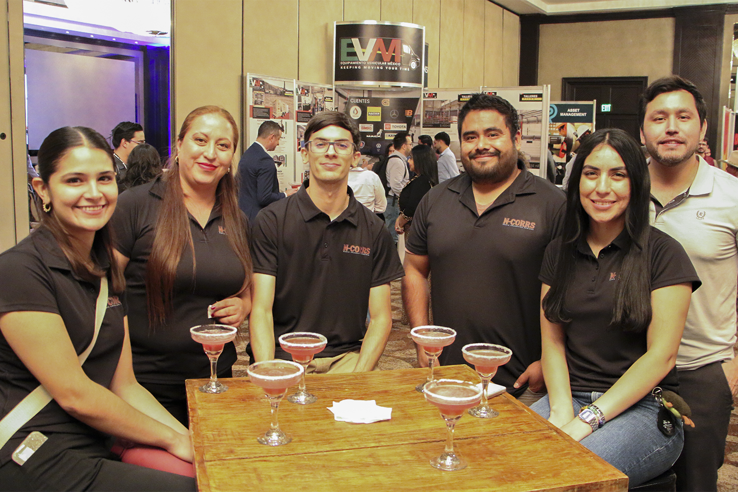 Cóctel de networking en N-CORRS 2025