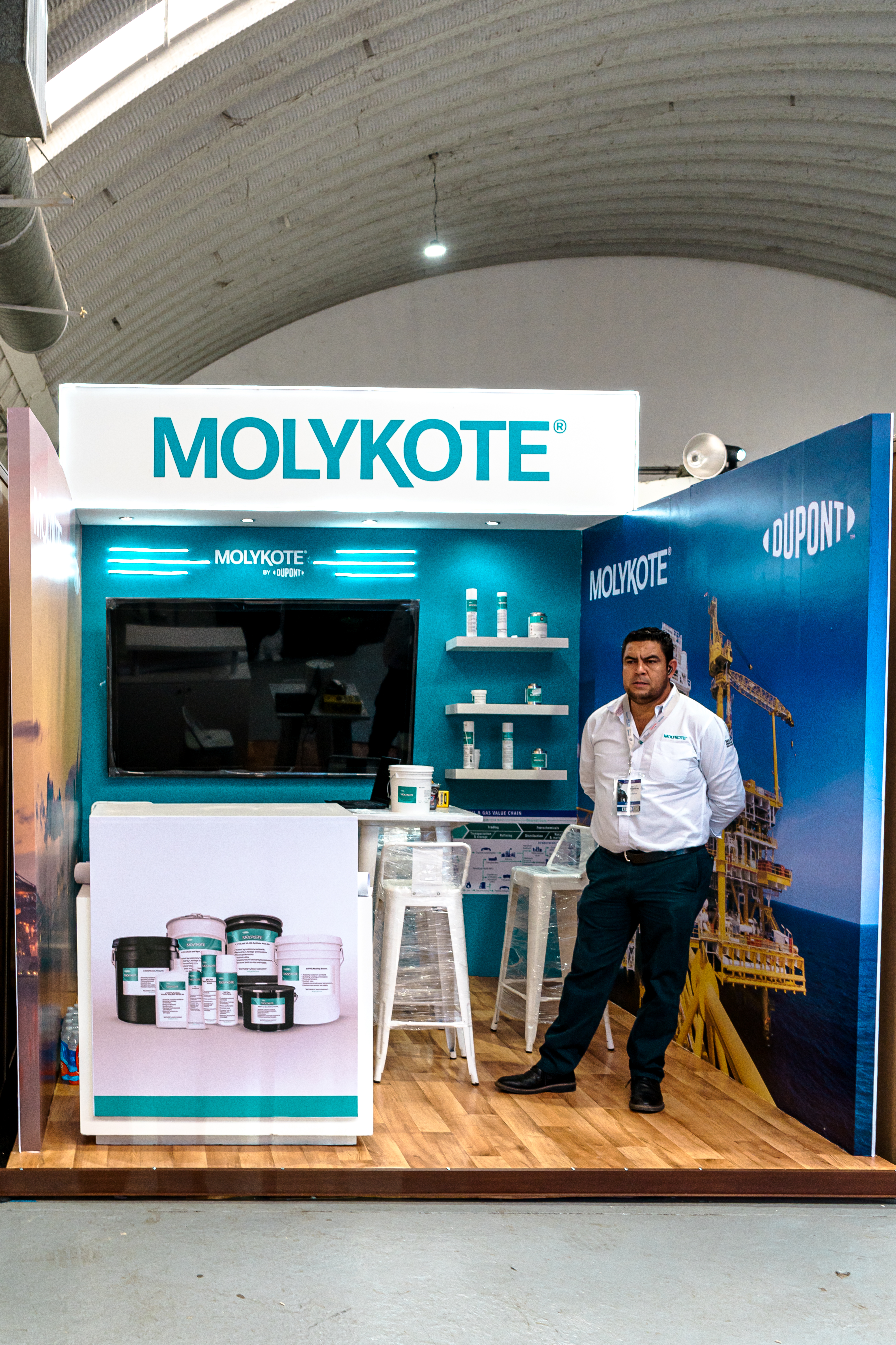 Montaje de stand para evento de petróleo y gas Oil and Gas 2024