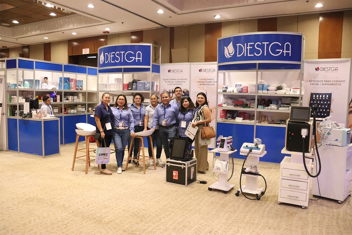 Zona de stands en CIMEC 2025