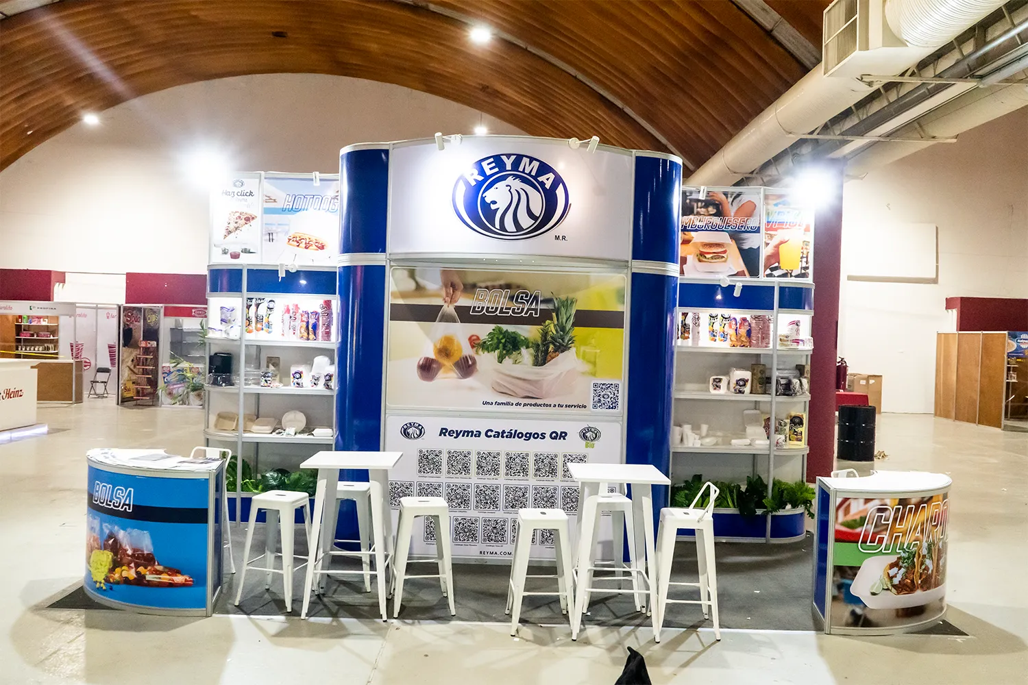 Stand para REYMA en acción dentro de Expo Sánchez 2025