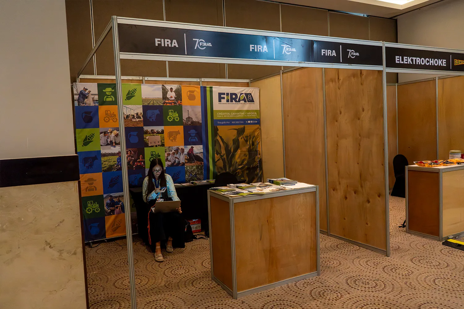 Área de exposición comercial en GANARE 2025