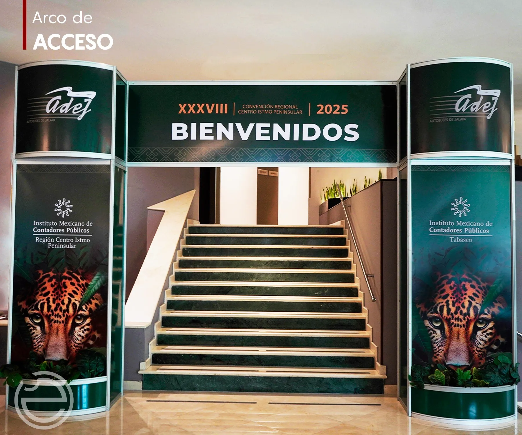 Arco de acceso proporcionado por Expodiseño